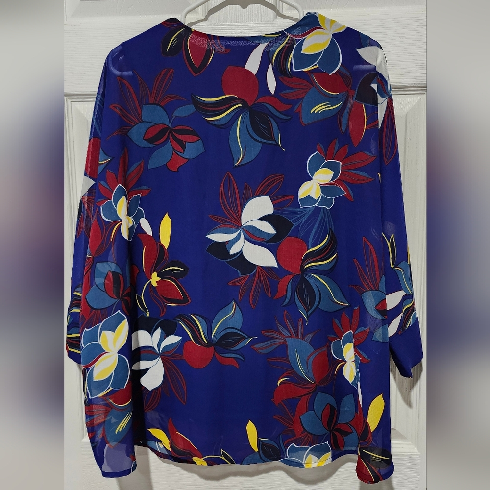 East Adeline Blue Floral Blouse Size 1X - Picture 7 of 7